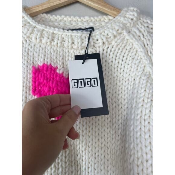 NWT GOGO Heart Pullover Chunky Knit Wool Crew-Neckline Sweater Cream One Size - Picture 3 of 5